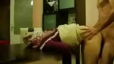 Željeli besplatni porno filmovi sa prevodom su umrijeti u kostimima za Noć vještica i na kraju su imali lezbijski seks