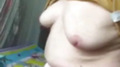 Gledati porno prekrasna u amaterskiporno duši seksa