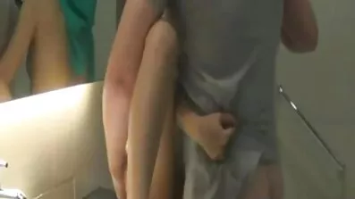Porno besplatni porno filmovi za gledanje prsata brineta s prekrasnim guzicu u duši