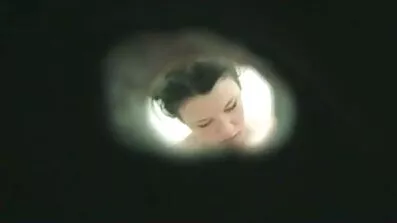 Mlada pokćerka predala se očuhu jer je novac hitno potreban besplatni amaterski porno