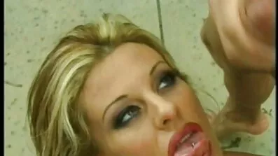 Slatka djevojka gol, da se glupirati s porno filmovi free tobom na krevetiću
