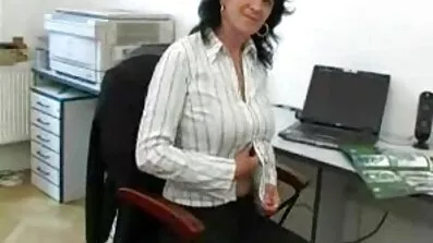 Crna porno filmovi besplatno za gledanje udovica s nevjerojatnim titsom nije odustala od analnog seksa