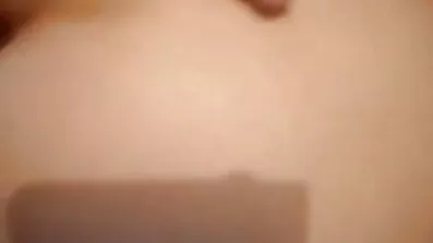 Nije dopustio djevojci da se mirno opere dok je nije besplatni pornjici jebao pod Tušem