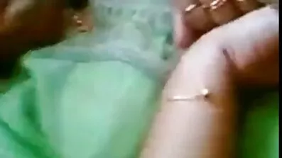 Zavodljiva Chica besplatni por filmovi jebanje s muškarcem, bez skidanja video