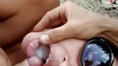 Unutarnja 5 puta, dok je momak teško fucks amaterski porno filmovi moje mokro maca