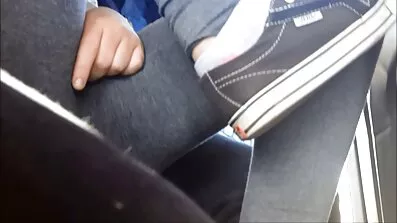Djevojka bespl por je napumpala usne botoksom kako bi bolje sisala moj kurac