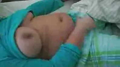 Vaginalni bonk izbliza sa šarmantnom seks porno jebacina crnka
